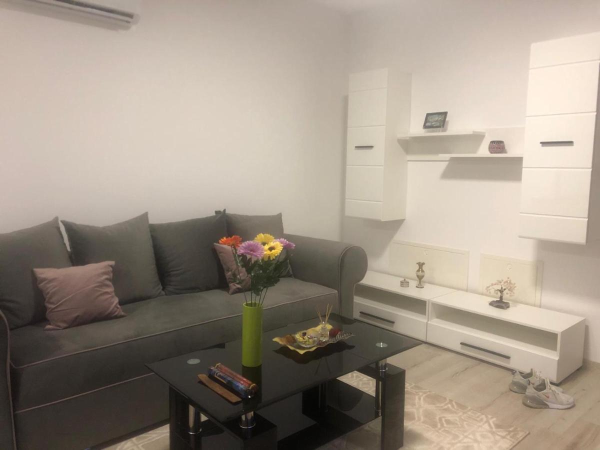 Apartament Cu 2 Camere Oradea Exteriör bild