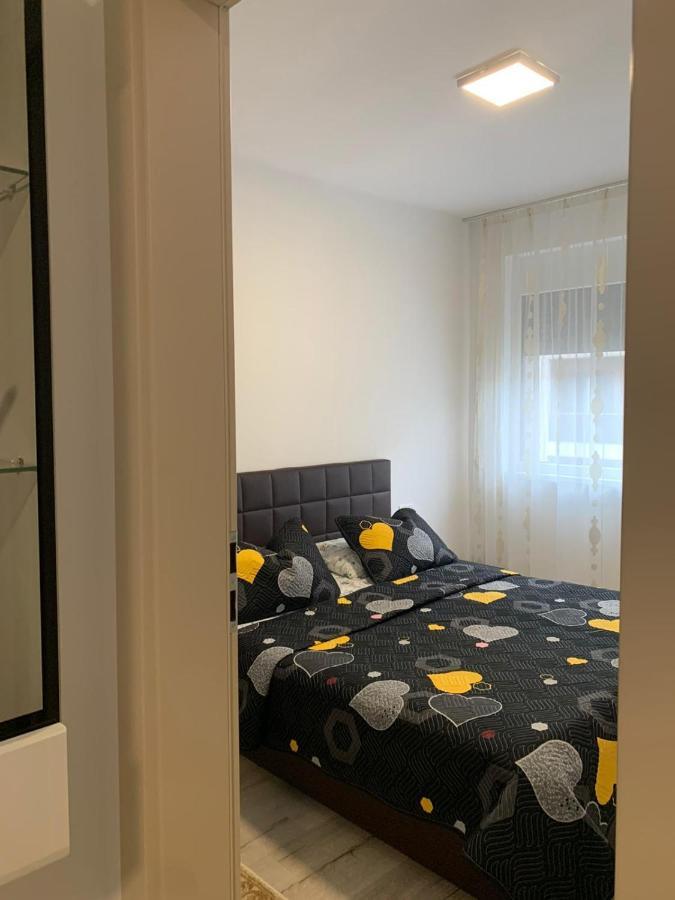 Apartament Cu 2 Camere Oradea Exteriör bild