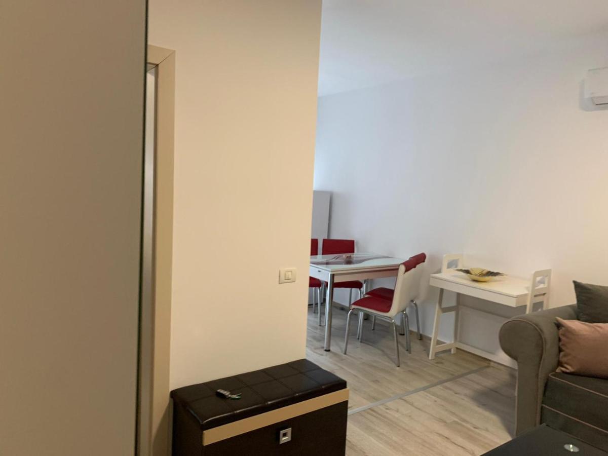 Apartament Cu 2 Camere Oradea Exteriör bild